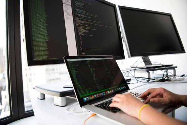 Boostez votre carrière avec une formation informatique à distance